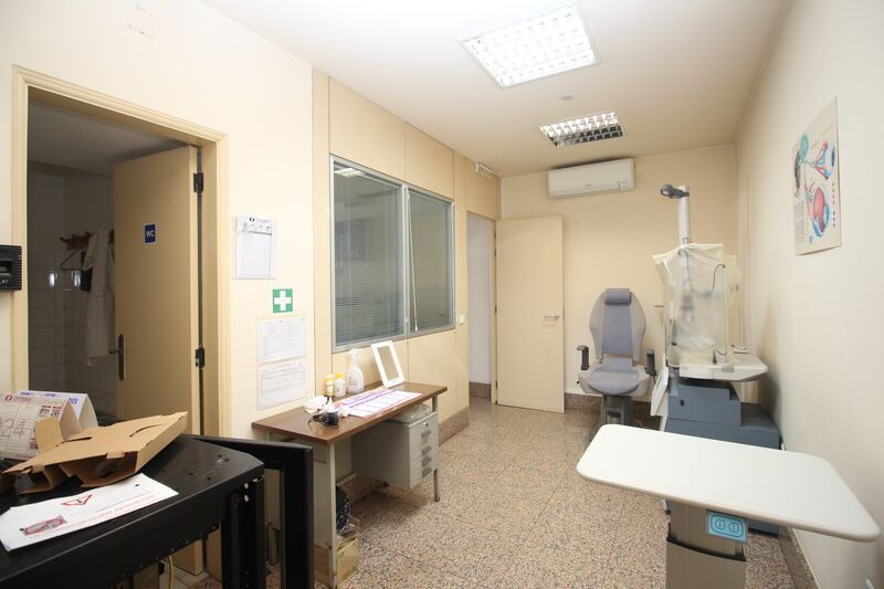  Commercial area in Silves