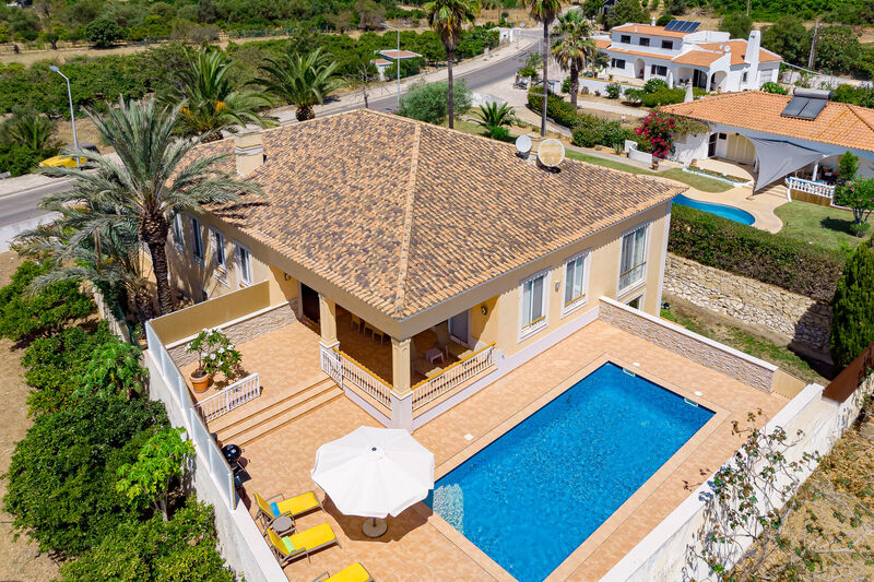 4 bedroom House with swimming pool in Albufeira