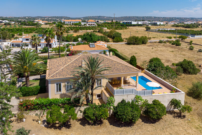 4 bedroom House with swimming pool in Albufeira