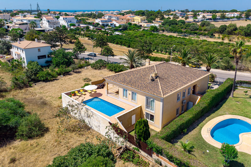 4 bedroom House with swimming pool in Albufeira