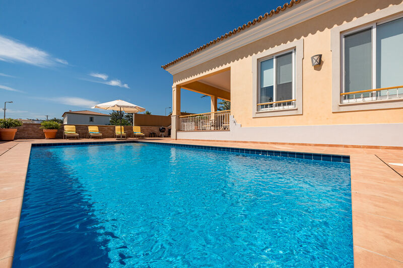 4 bedroom House with swimming pool in Albufeira