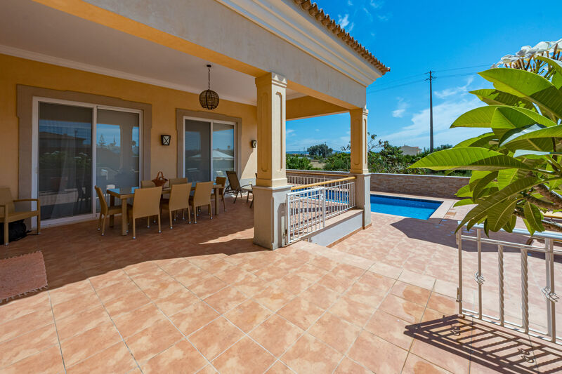 4 bedroom House with swimming pool in Albufeira