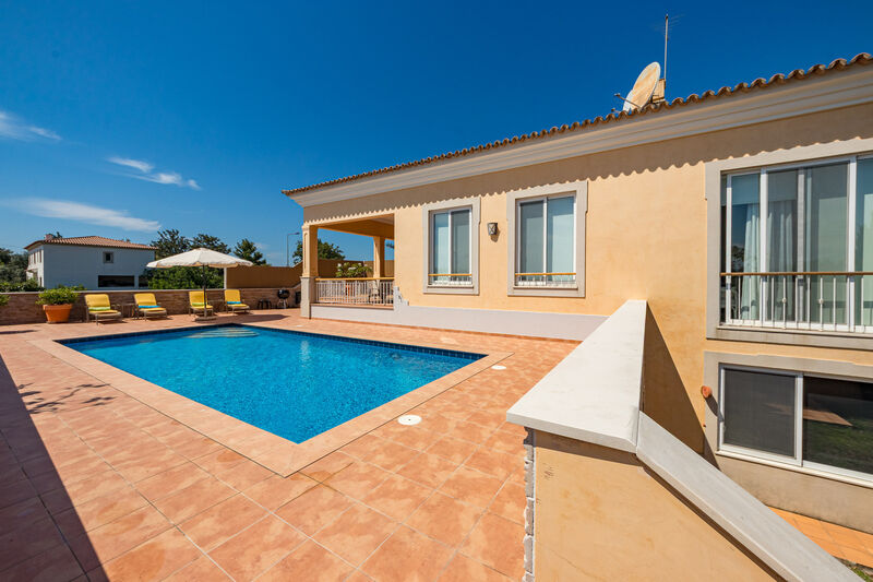 4 bedroom House with swimming pool in Albufeira