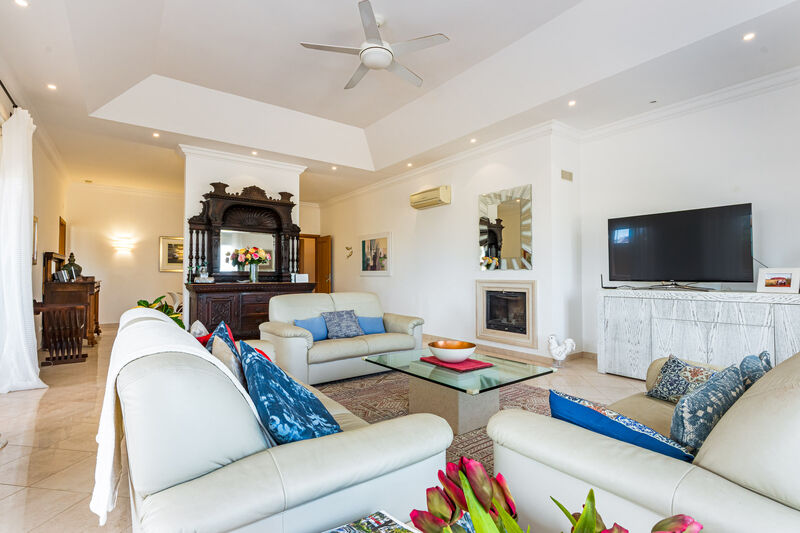 4 bedroom House with swimming pool in Albufeira