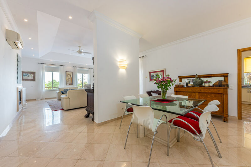 4 bedroom House with swimming pool in Albufeira