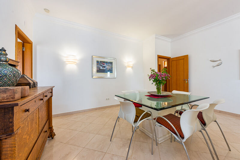 4 bedroom House with swimming pool in Albufeira