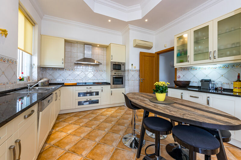 Moradia com 4 quartos e piscina em Albufeira