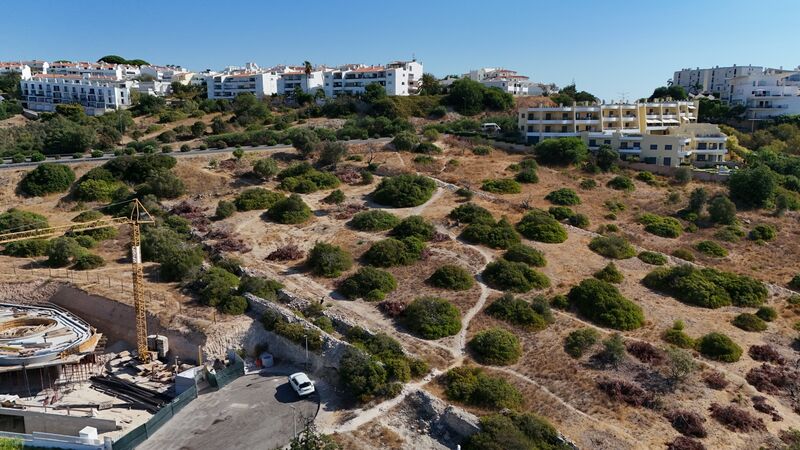 Lote de Terreno com 2 432 m²  em Albufeira