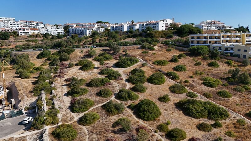 Lote de Terreno com 2 432 m²  em Albufeira