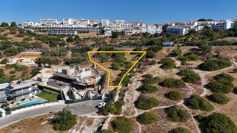 Lote de Terreno com 2 432 m²  em Albufeira