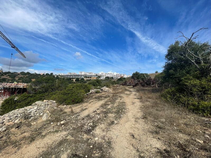 Lote de Terreno com 2 432 m²  em Albufeira