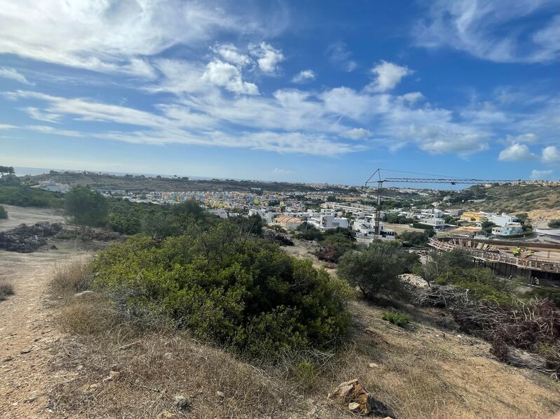 Lote de Terreno com 2 432 m²  em Albufeira