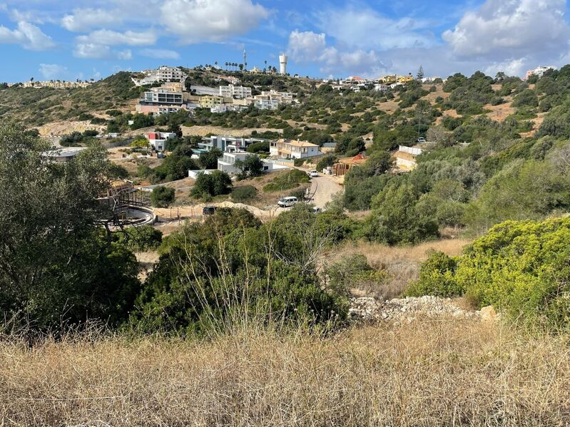 Lote de Terreno com 2 432 m²  em Albufeira