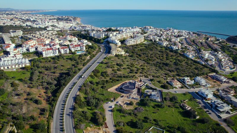 Lote de Terreno com 2 432 m&sup2;  em Albufeira