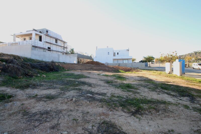 479 m²  Land plot with swimming pool in Albufeira