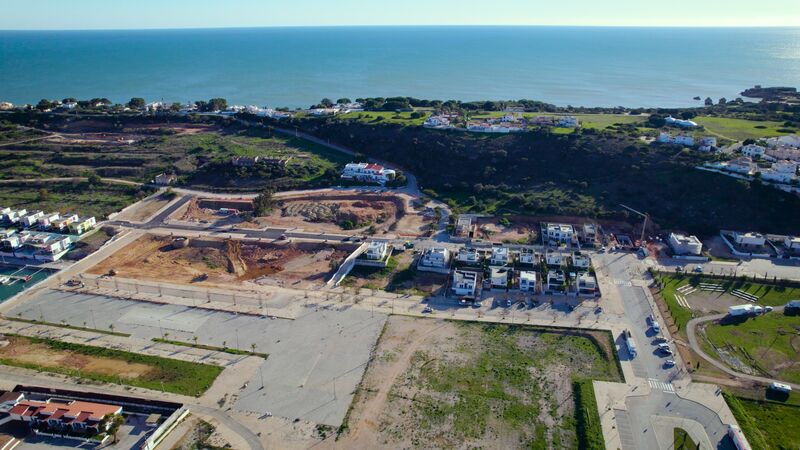 Terreno com 479 m&sup2; com piscina à venda em Albufeira, Algarve 