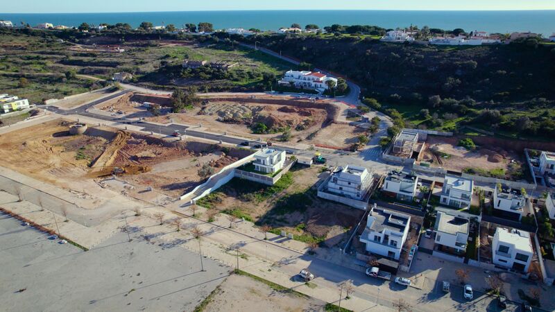 479 m&sup2;  Land plot with swimming pool in Albufeira