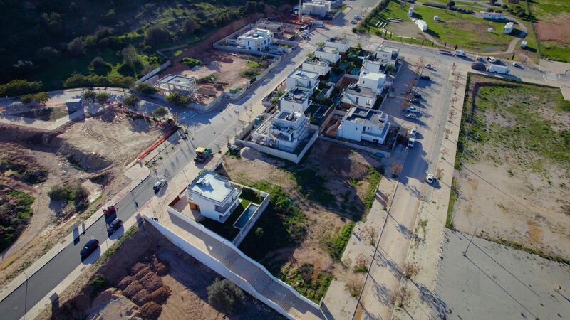 479 m&sup2;  Land plot with swimming pool in Albufeira