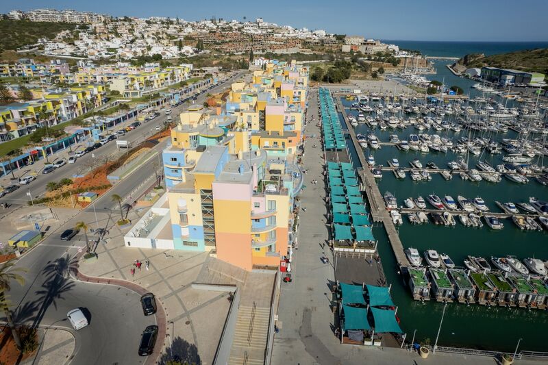 Apartamento com 2 quartos e piscina em Albufeira