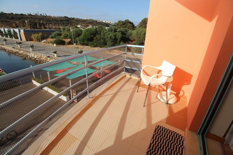 Apartamento com 2 quartos e piscina em Albufeira