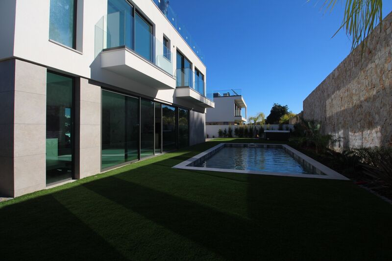Moradia com 4 quartos e piscina em Albufeira