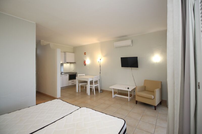  53 m&sup2; Apartment with swimming pool for sale in Albufeira, Algarve 