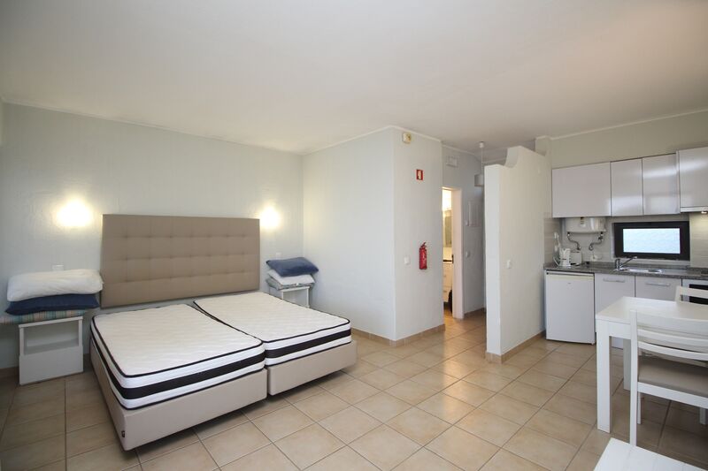  Apartment with swimming pool in Albufeira