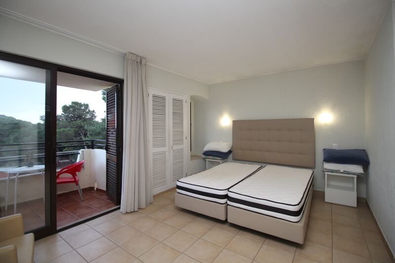  Apartment with swimming pool in Albufeira