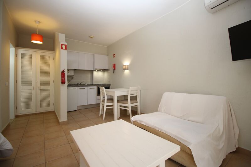  Apartment with swimming pool in Albufeira