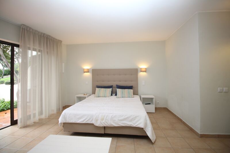  Apartment with swimming pool in Albufeira