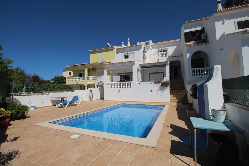 4 bedroom 156 m&sup2; House with swimming pool for sale in Albufeira, Algarve 