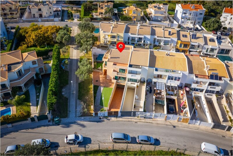 4 bedroom 259 m&sup2; House for sale in Albufeira, Algarve 