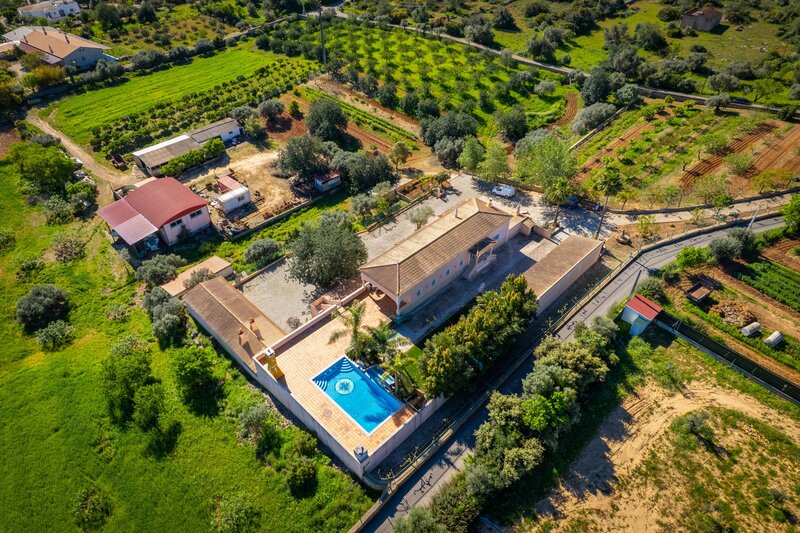 5 bedroom23 720 000 m&sup2;  Land plot with swimming pool in Albufeira