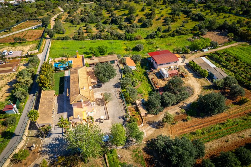 5 bedroom23 720 000 m&sup2;  Land plot with swimming pool in Albufeira