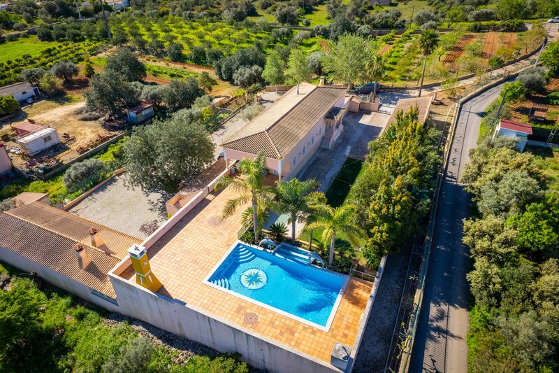 5 bedroom23 720 000 m&sup2;  Land plot with swimming pool in Albufeira