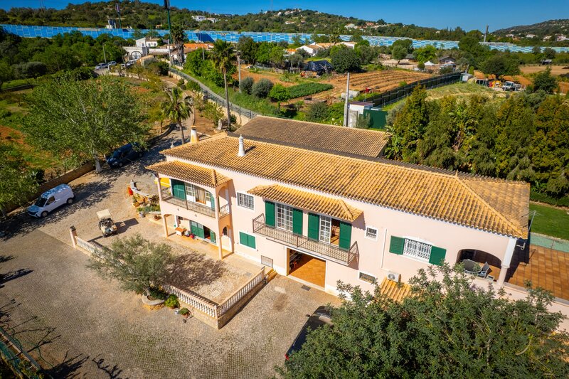 5 bedroom23 720 000 m&sup2;  Land plot with swimming pool in Albufeira