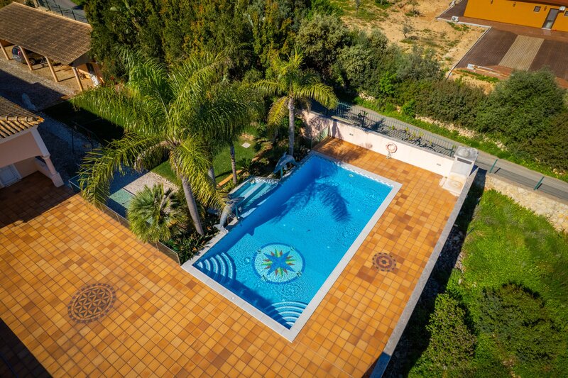 5 bedroom23 720 000 m&sup2;  Land plot with swimming pool in Albufeira