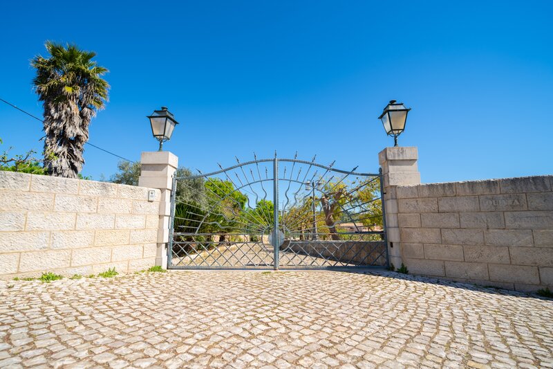 5 bedroom23 720 000 m&sup2;  Land plot with swimming pool in Albufeira