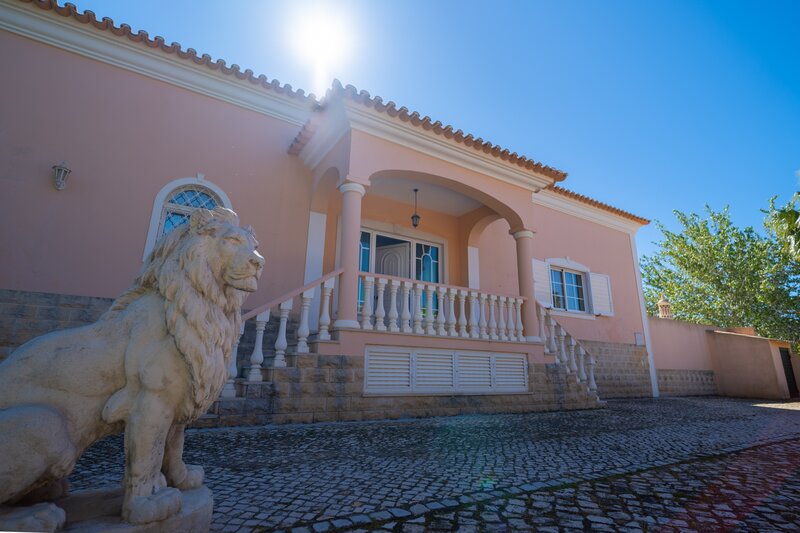 5 bedroom23 720 000 m&sup2;  Land plot with swimming pool in Albufeira