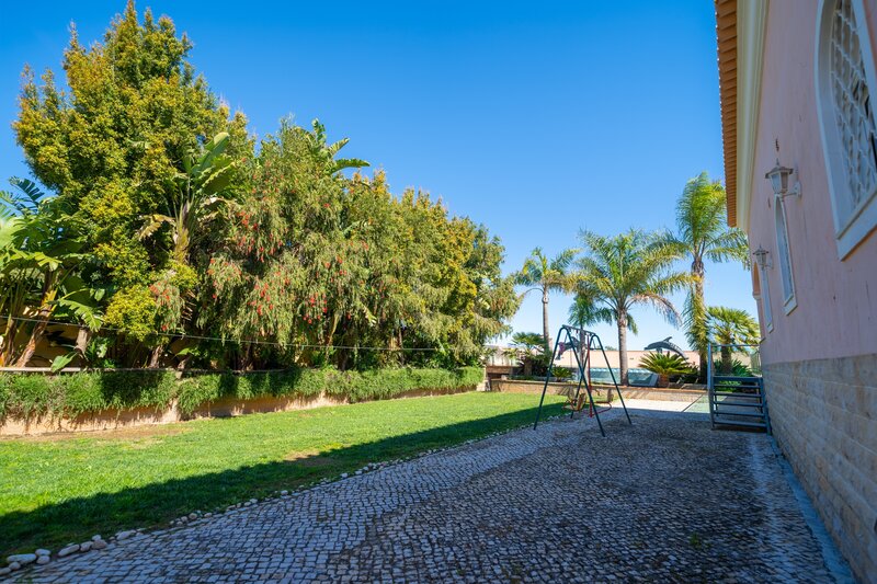 5 bedroom23 720 000 m&sup2;  Land plot with swimming pool in Albufeira