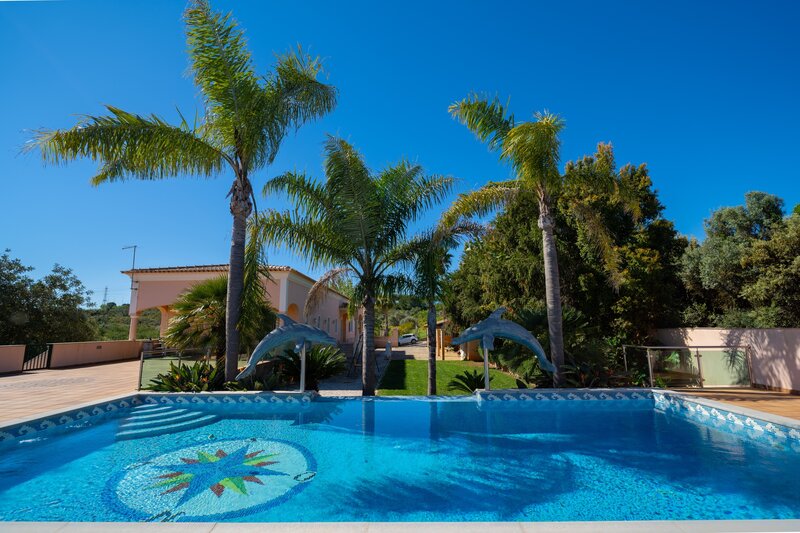 5 bedroom23 720 000 m&sup2;  Land plot with swimming pool in Albufeira