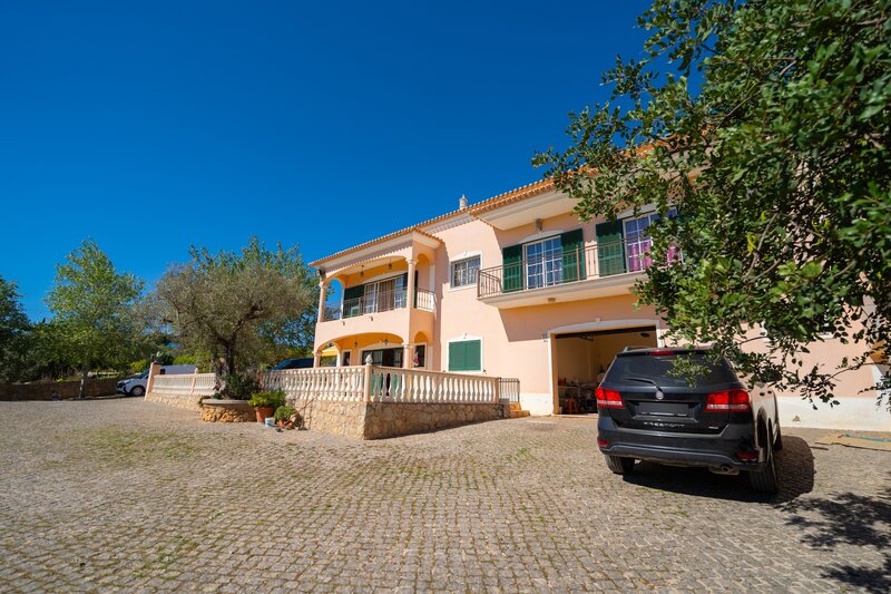 5 bedroom23 720 000 m&sup2;  Land plot with swimming pool in Albufeira