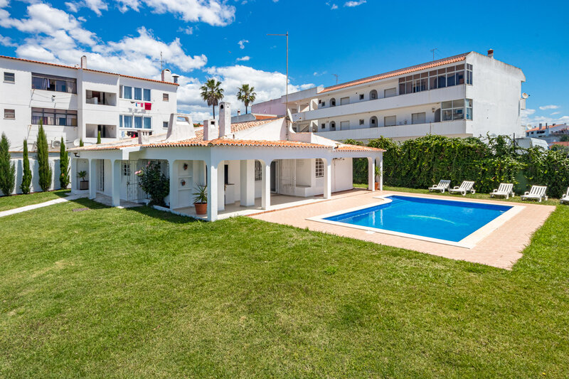 4 bedroom House with swimming pool in Albufeira