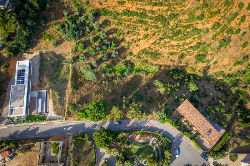 2 000 m&sup2;  Land plot in Monchique