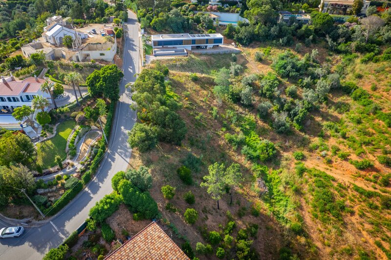 2 000 m&sup2;  Land plot in Monchique