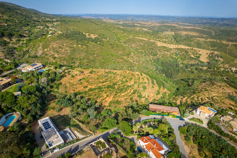 2 000 m&sup2;  Land plot in Monchique