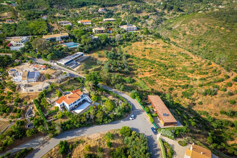 2 000 m&sup2;  Land plot in Monchique