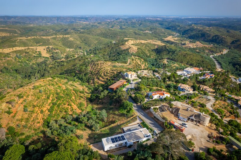 2 000 m&sup2;  Land plot in Monchique