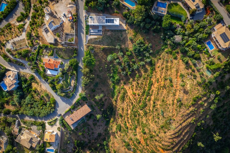 2 000 m&sup2;  Land plot in Monchique