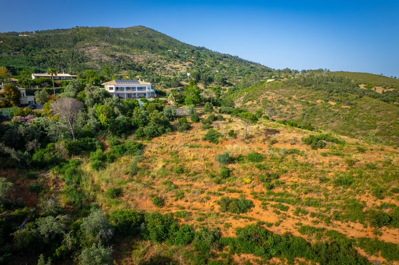 2 000 m&sup2;  Land plot in Monchique